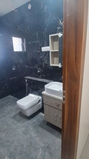 Washroom in 3 BHK Builder Floor at BPTP Parkland Pride, Sector 77 – for Rent