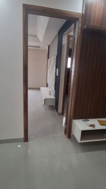 Building Lobby in 3 BHK Builder Floor at BPTP Parkland Pride, Sector 77 – for Rent