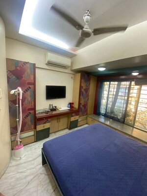 Bedroom in 6 BHK Apartment at Mystique Rose Apartment, Santacruz West – for Rent
