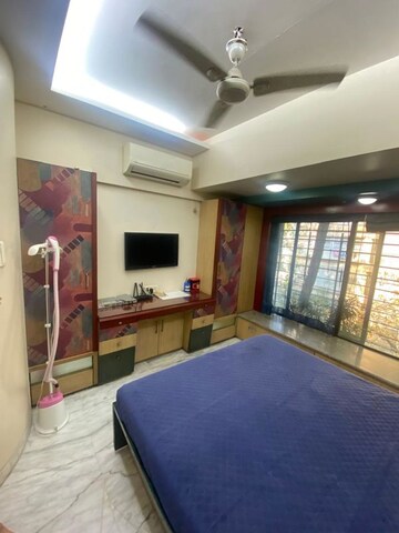 Bedroom in 6 BHK Apartment at Mystique Rose Apartment, Santacruz West – for Rent