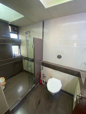 Bathroom in 6 BHK Apartment at Mystique Rose Apartment, Santacruz West – for Rent
