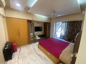 Bedroom in 6 BHK Apartment at Mystique Rose Apartment, Santacruz West – for Rent