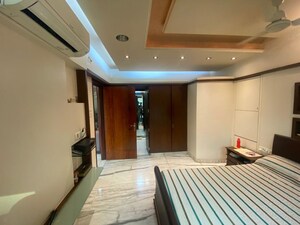 Bedroom in 6 BHK Apartment at Mystique Rose Apartment, Santacruz West – for Rent
