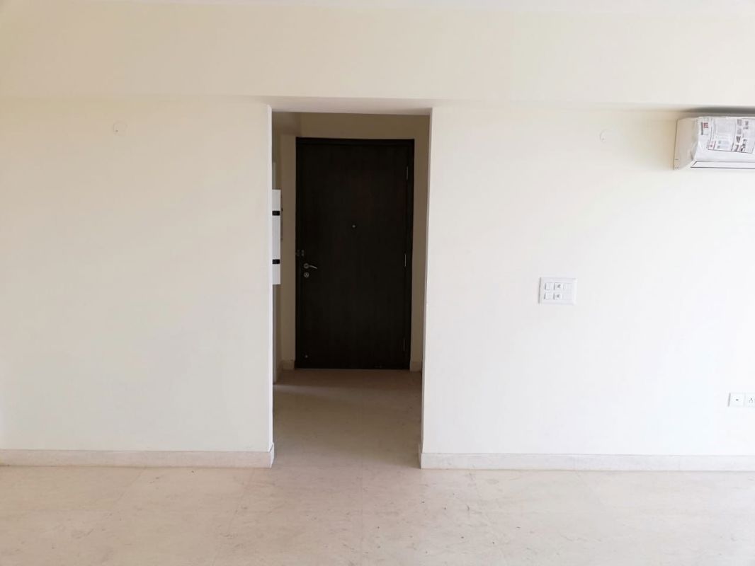 3 BHK + Pooja Room,Servant Room Apartment For Sale in DLF New Town Heights I
