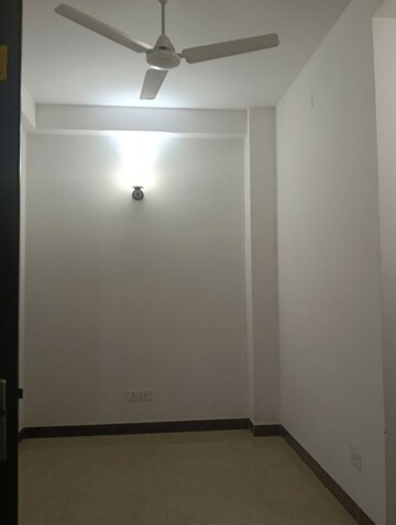 Room in 3.5 BHK Builder Floor at Vasant Apartments, Sector 13 – for Rent