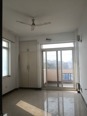 Room in 3.5 BHK Builder Floor at Vasant Apartments, Sector 13 – for Rent