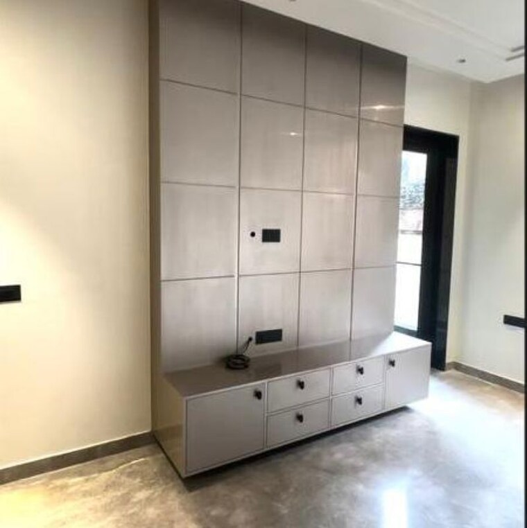Room, new rajinder nagar 4 Bedroom 500 Sq.Yd. Builder Floor In New Rajinder Nagar Delhi 9956074