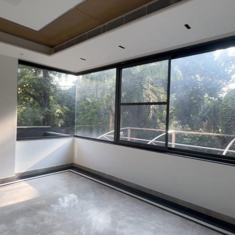 Balcony, new rajinder nagar 4 Bedroom 500 Sq.Yd. Builder Floor In New Rajinder Nagar Delhi 9956074