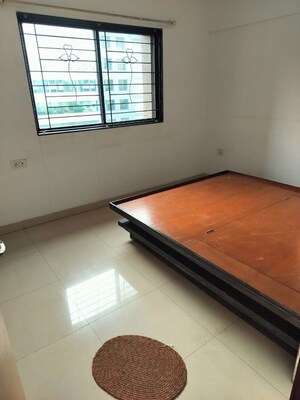 Room in 2 BHK Apartment at Magarpatta Trillium, Hadapsar – for Rent