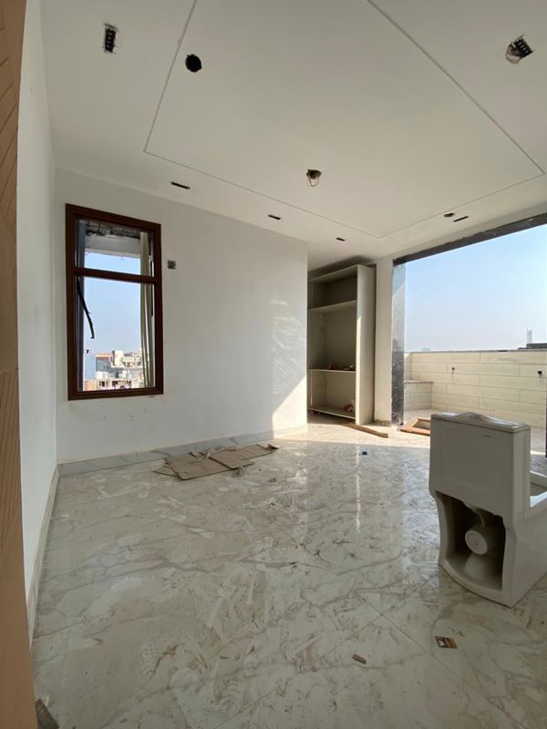 1 RkBuilder Floor For Rent in Saket