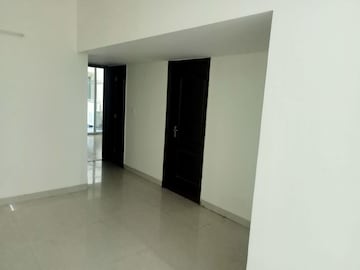 Room in 2.5 BHK Builder Floor at Smart World Gems, Sector 89 – for Rent