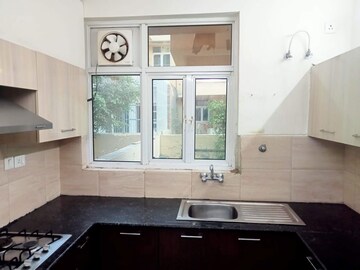 Kitchen in 2.5 BHK Builder Floor at Smart World Gems, Sector 89 – for Rent