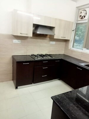 Kitchen in 2.5 BHK Builder Floor at Smart World Gems, Sector 89 – for Rent