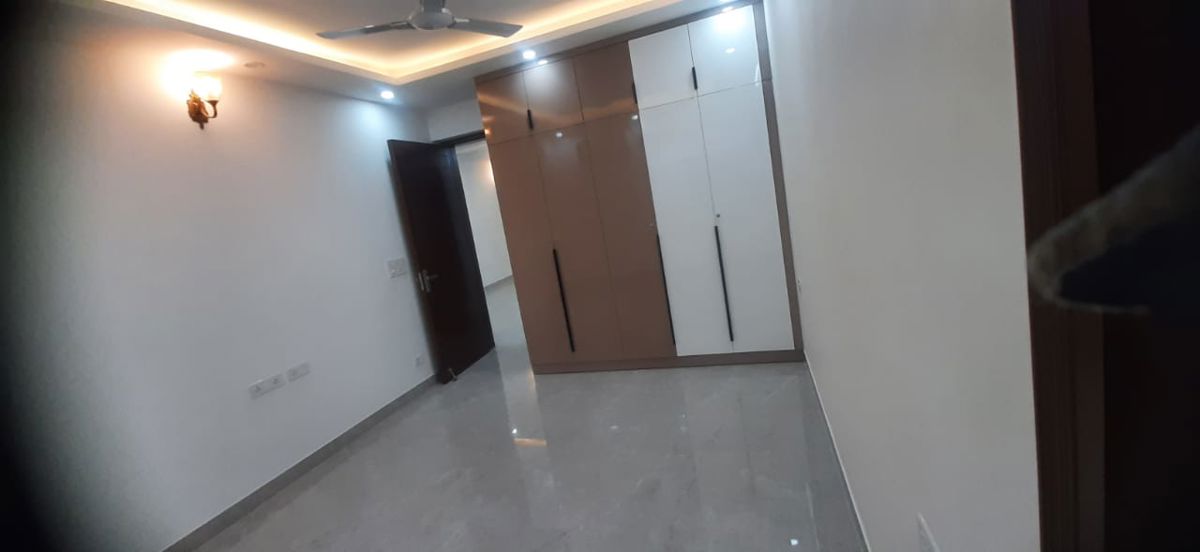 4 BHK + Servant Room Apartment For Sale in Vasant Vihar