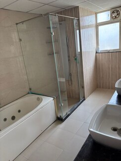 4 BHK + Servant Room,Extra Room Builder Floor For Sale in DLF Garden City Independent Floors