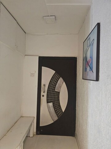 Furnished Amenities in 2 BHK Apartment at Oshiwara – for Rent