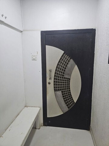 Room in 2 BHK Apartment at Oshiwara – for Rent