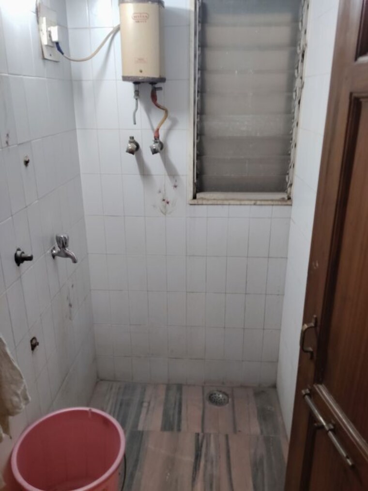 Bathroom, bhayandar west 2 Bedroom 1000 Sq.Ft. Apartment In Bhayandar West Thane 10019217