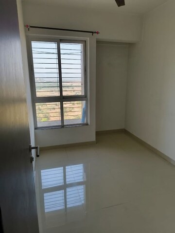 Room in 1 BHK Apartment at Rosa Elite, Bhayandarpada – for Rent