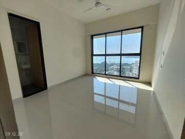 Room in 3 BHK Apartment at Versova – for Rent