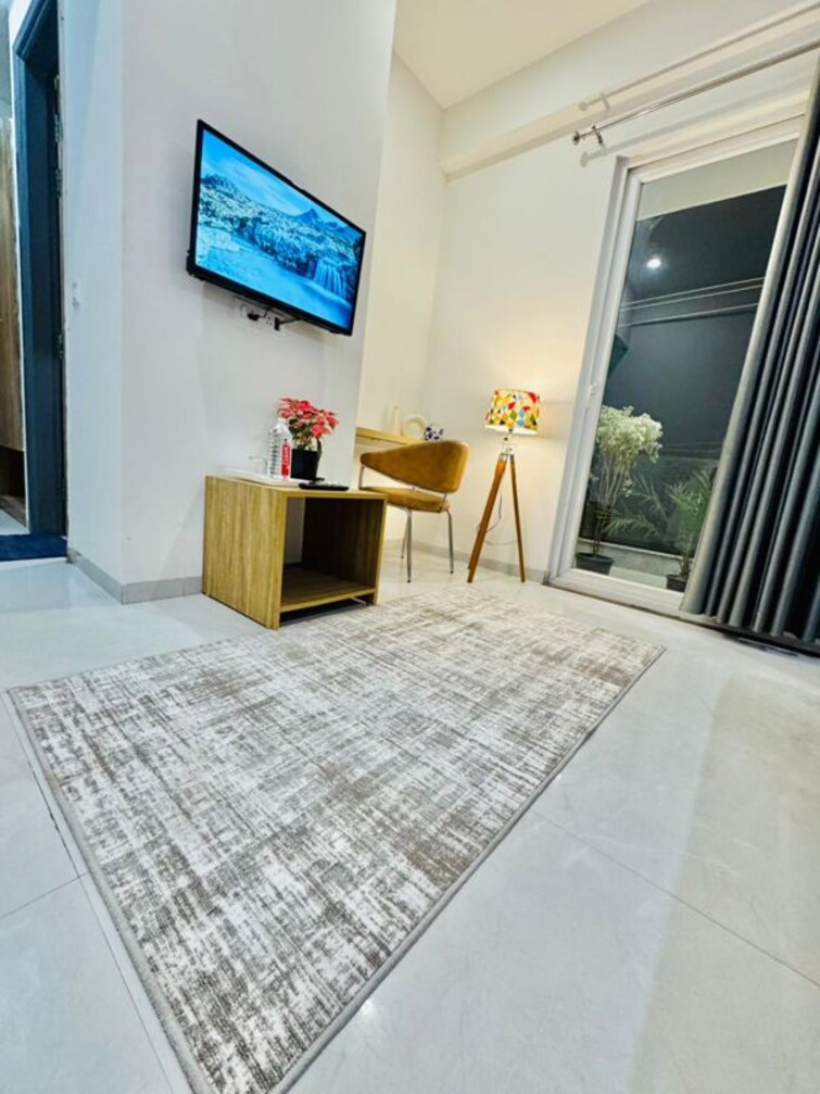 Cover Image, dwarka 3 Bedroom 2000 Sq.Ft. Apartment In Dwarka Delhi 10018150