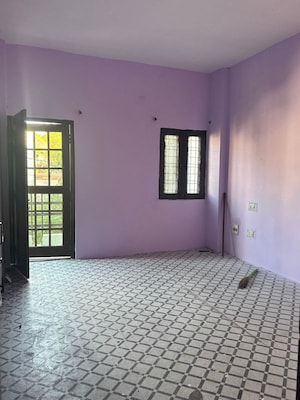 Room in 3 BHK Builder Floor at R Square Gomti Nagar, Gomti Nagar – for Rent