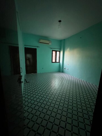 Bathroom in 3 BHK Builder Floor at R Square Gomti Nagar, Gomti Nagar – for Rent