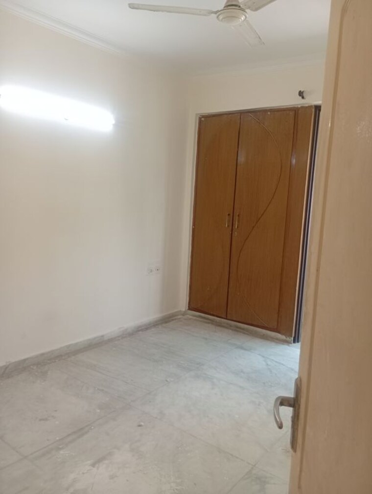Room, sector 11 dwarka 3 Bedroom 1800 Sq.Ft. Apartment In Sector 11 Dwarka Delhi 10019403
