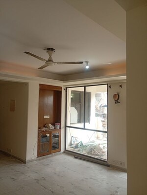 Room in 3 BHK Apartment at Sector 11 Dwarka – for Rent
