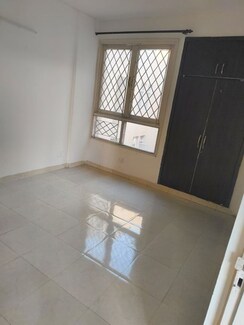 3 BHK + Servant Room Apartment For Rent in Tulip White