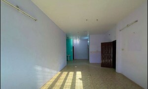 Room in 3 BHK Apartment at Hazratganj – for Rent