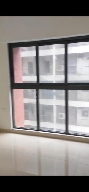 Room in 1 BHK Apartment at Hiranandani Regent Hill, Powai – for Rent