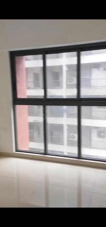 Room in 1 BHK Apartment at Hiranandani Regent Hill, Powai – for Rent