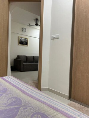 Room in 1 BHK Apartment at Lodha Unica, Jogeshwari West – for Rent