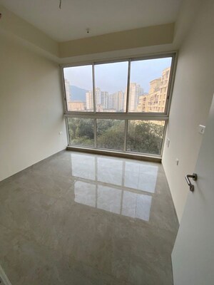 Room in 3 BHK Apartment at Transcon Triumph Tower, Andheri West – for Rent