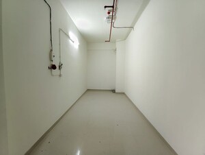 Room in 3 BHK Apartment at Transcon Triumph Tower, Andheri West – for Rent