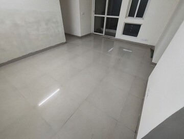 Room in 2 BHK Apartment at Jaypee Greens Kosmos, Sector 134 – for Rent