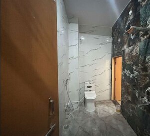 Bathroom in 3 BHK Apartment at Gomti Nagar – for Rent