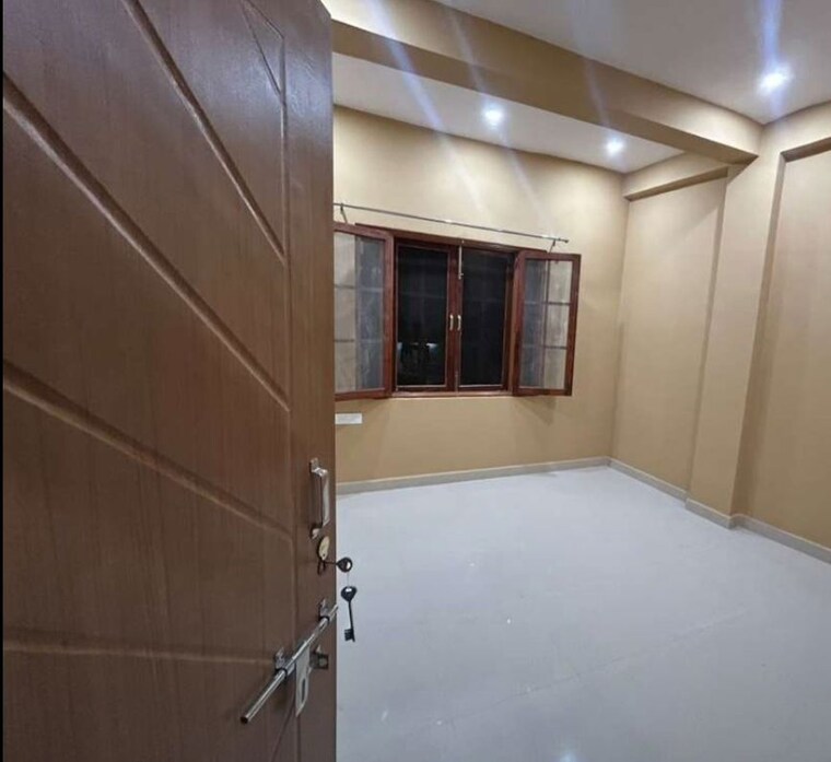 Room, gomti nagar 3 Bedroom 1600 Sq.Ft. Apartment In Gomti Nagar Lucknow 10019800