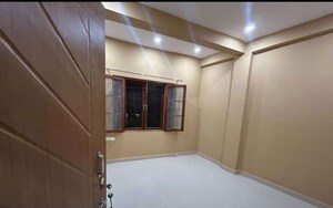 Room in 3 BHK Apartment at Gomti Nagar – for Rent