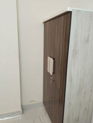 Room in 3 BHK Apartment at Jagatpura – for Rent