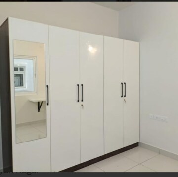 Room in 2 BHK Apartment at Prestige North Point, Jalvayu Vihar – for Rent