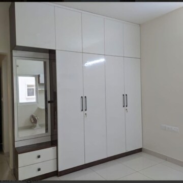 Room in 2 BHK Apartment at Prestige North Point, Jalvayu Vihar – for Rent