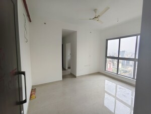 Room in 1.5 BHK Apartment at Piramal Revanta Tower 3 and 4, Mulund West – for Rent