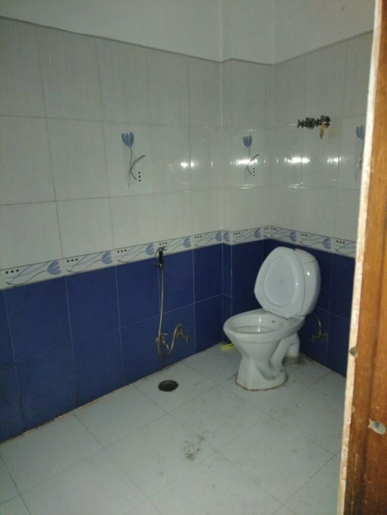 Bathroom, saket 3 Bedroom 1025 Sq.Ft. Builder Floor In Saket Delhi 10019812