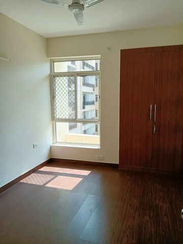 2 BHK Apartment For Rent in Jaypee Kensington Park Plot, Sector 133