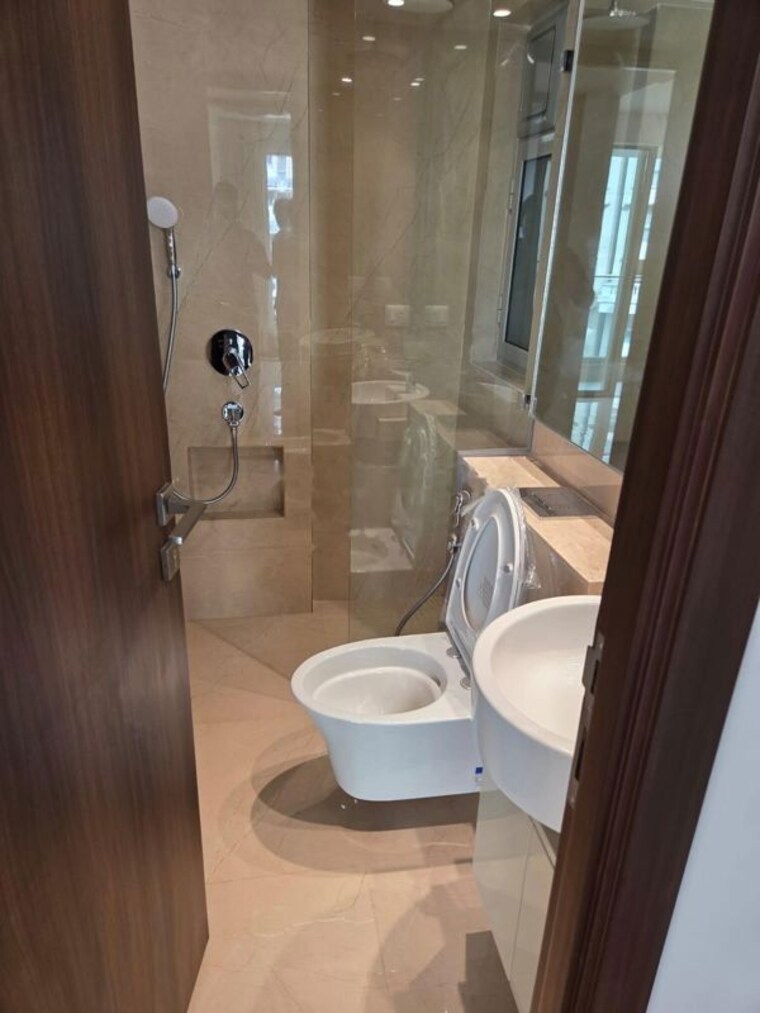 Bathroom, hiranandani-highland 2 Bedroom 800 Sq.Ft. Apartment In Powai Mumbai 10019681