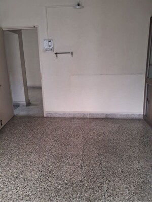 Room in 1 BHK Apartment at Kumar Classic, Aundh – for Rent