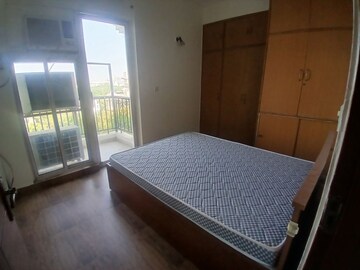 Bedroom in 2 BHK Apartment at DLF Regency Park I, Dlf Phase iv – for Rent