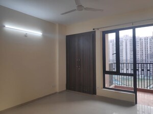 Room in 4 BHK Apartment at Logix Blossom County, Sector 137 – for Rent